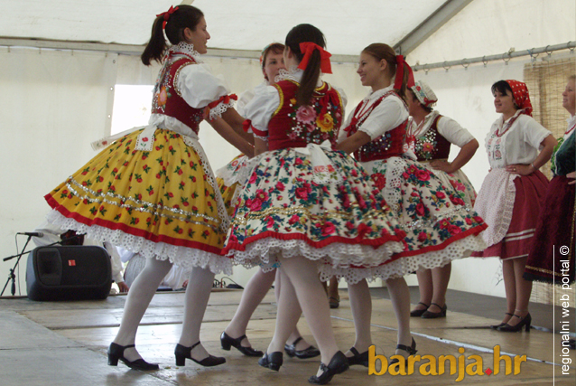 SMOTRA FOLKLORA VARDARCU